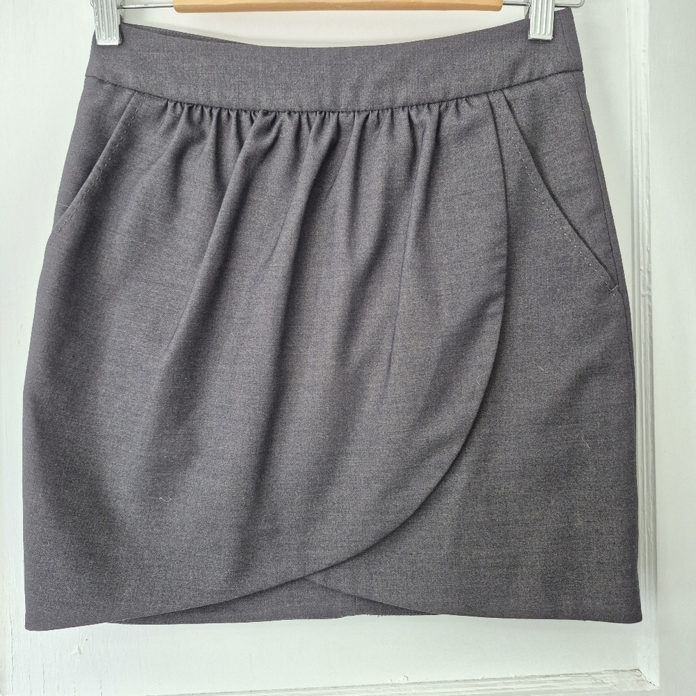 Aritzia Talula Charcoal Grey Tulip Hem Mini Skirt Sz 0